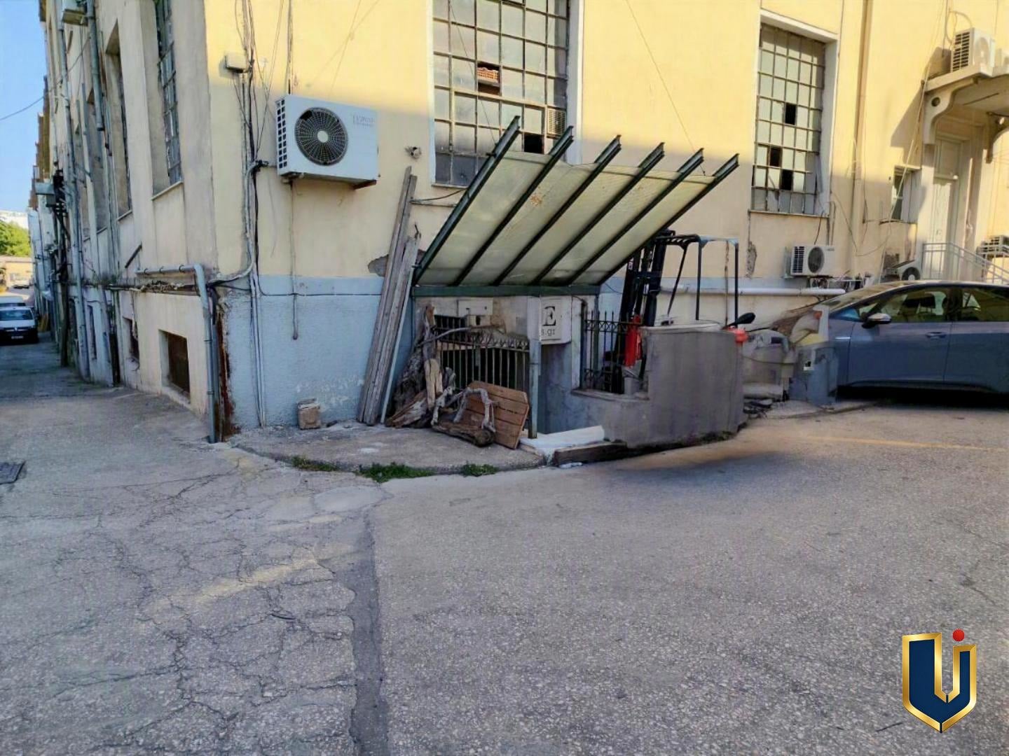 Είσοδος Ημιυπόγειας Αποθήκης – Κηφισού 54 Είσοδος μισθωμένης ημιυπόγειας αποθήκης 630 τ.μ. στη Λεωφόρο Κηφισού 54, Αθήνα