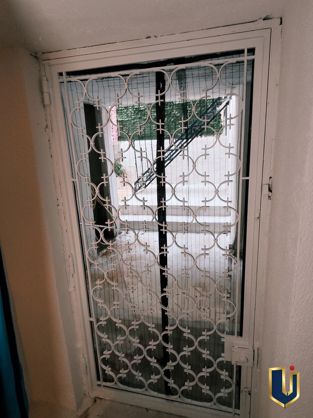 Ξεχωριστή Είσοδος Υπογείου | KA 150-1040 Ξεχωριστή πόρτα εισόδου στο υπόγειο του ακινήτου στα Άνω Πατήσια