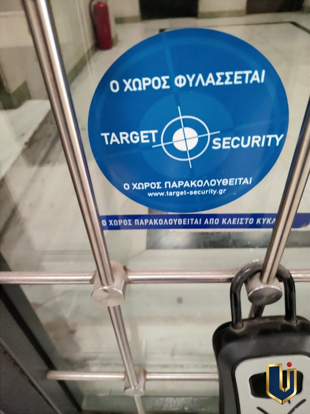 Σύστημα ασφαλείας επαγγελματικού κτηρίου – Ερμού 64 Σήμανση συστήματος ασφαλείας και παρακολούθησης στους κοινόχρηστους χώρους του επαγγελματικού κτηρίου στην Ερμού 64, Αθήνα.