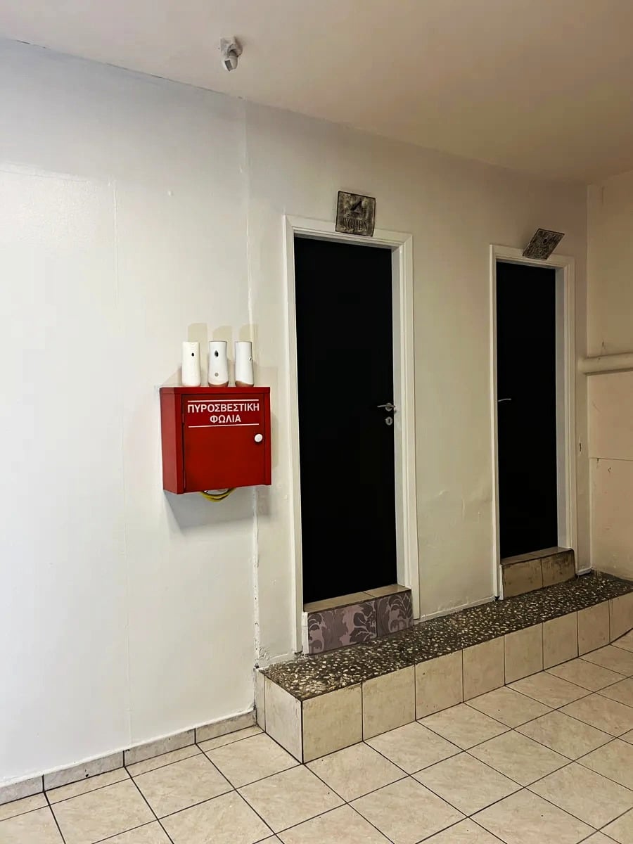150-1045-katastima-ano-patisia-ypogeio-88tm-02-wc Γωνιακό Κατάστημα 235 τ.μ. προς Πώληση στα Άνω Πατήσια | KA 150-1045