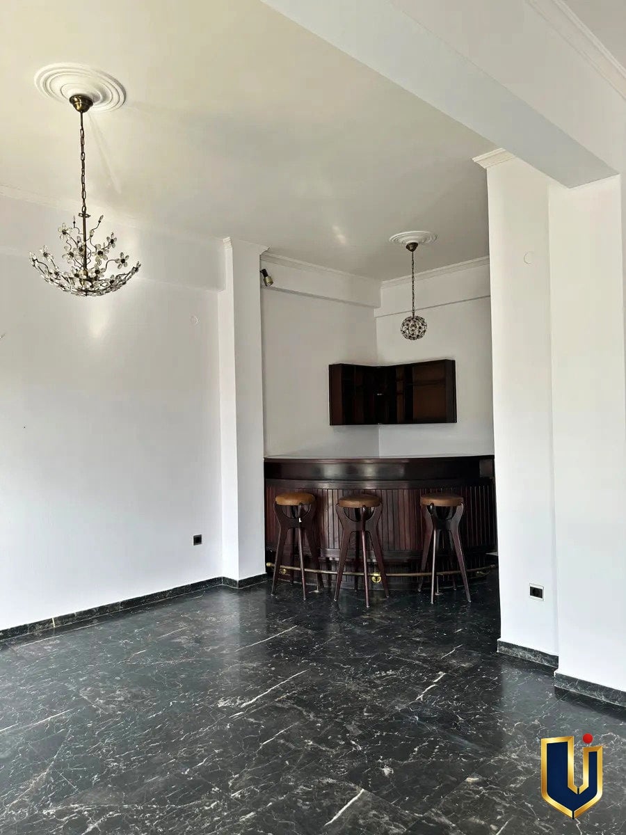 saloni-gonia-bar-150-1054 Ρετιρέ 126 τ.μ. προς Ενοικίαση στα Κάτω Πατήσια, μπροστά σε Πλατεία | 700€